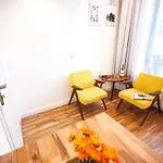 The Tiny Space 6M2 With Private Bathroom In The Hallway
